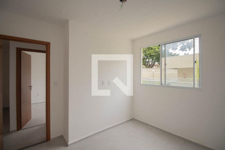 Quarto 2 de apartamento para alugar com 2 quartos, 42m² em Amendoeira, São Gonçalo