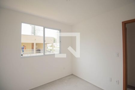 Quarto 1 de apartamento para alugar com 2 quartos, 42m² em Amendoeira, São Gonçalo