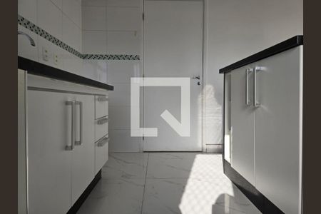 Sala/Cozinha de apartamento à venda com 2 quartos, 43m² em Jardim Cocaia, Guarulhos