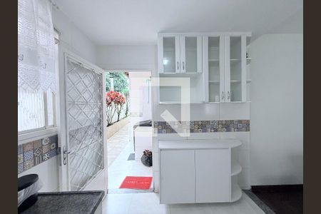 Casa à venda com 3 quartos, 210m² em Castelo, Belo Horizonte