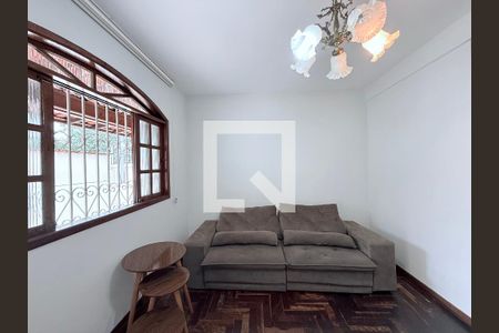Casa à venda com 3 quartos, 210m² em Castelo, Belo Horizonte