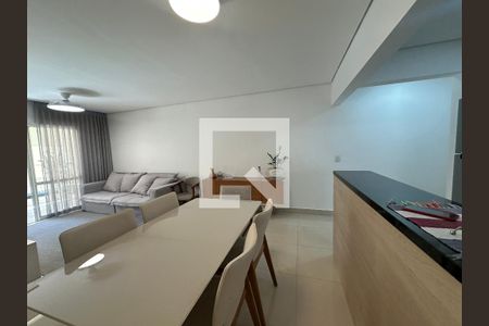 Sala de apartamento para alugar com 3 quartos, 88m² em Jardim Tupanci, Barueri
