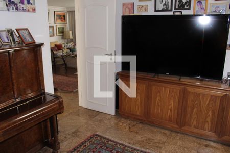 Apartamento à venda com 4 quartos, 263m² em Santa Cecilia, São Paulo