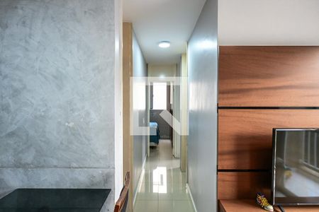 Corredor de apartamento à venda com 3 quartos, 57m² em Jardim Nadir, São Paulo