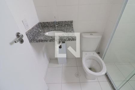 Banheiro de apartamento para alugar com 1 quarto, 29m² em Km 18, Osasco