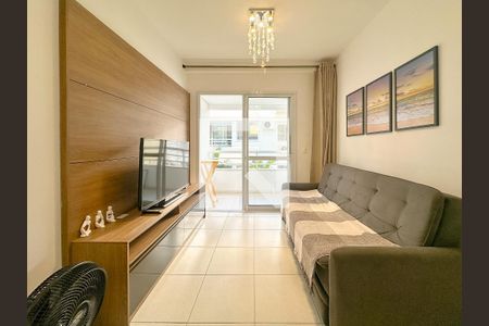 Sala de TV de apartamento para alugar com 1 quarto, 42m² em Canasvieiras, Florianópolis