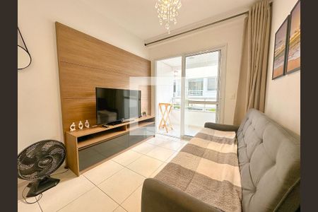 Sala de TV de apartamento para alugar com 1 quarto, 42m² em Canasvieiras, Florianópolis