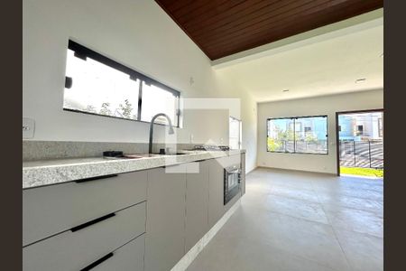 Sala e cozinha  de casa para alugar com 3 quartos, 126m² em Alto Ribeirão Leste, Florianópolis