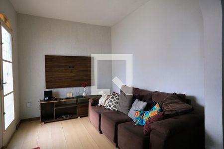 Sala de casa para alugar com 5 quartos, 120m² em Boa Vista, Belo Horizonte