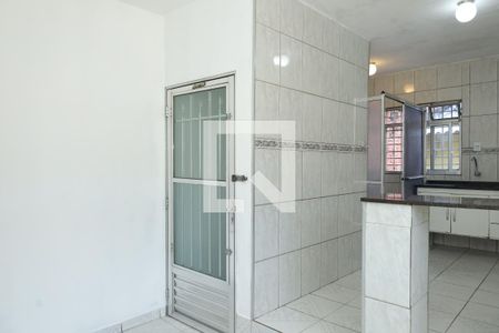 Sala de casa para alugar com 2 quartos, 100m² em Vila Carmosina, São Paulo