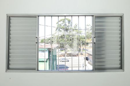 Quarto 1 de casa para alugar com 2 quartos, 100m² em Vila Carmosina, São Paulo