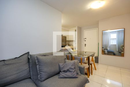 Sala de apartamento para alugar com 2 quartos, 46m² em Jardim Elizabete, Taboão da Serra