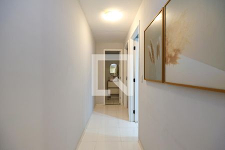 Corredor de apartamento para alugar com 2 quartos, 46m² em Jardim Elizabete, Taboão da Serra