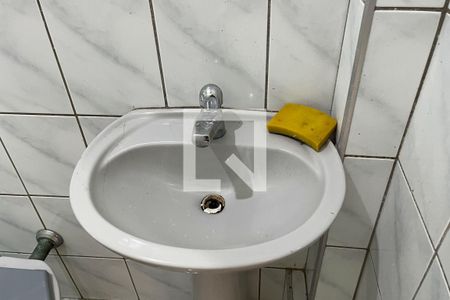 Banheiro de apartamento para alugar com 1 quarto, 60m² em Itararé, Santos