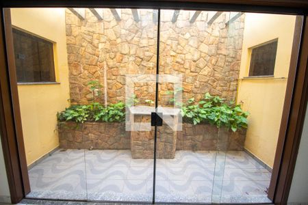 Área de Luz de casa para alugar com 3 quartos, 396m² em Jardim Pagliato, Sorocaba