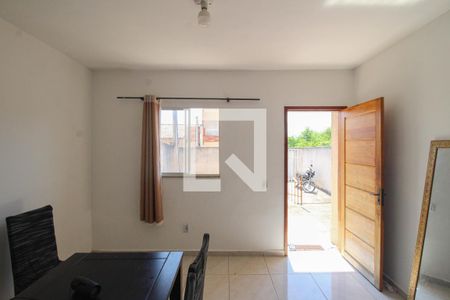Sala de casa para alugar com 2 quartos, 15m² em Parque Sao Vicente, Belford Roxo