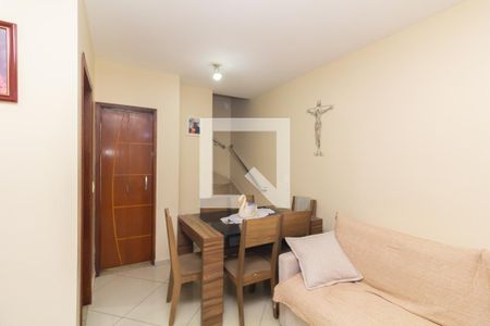 Sala de casa à venda com 3 quartos, 110m² em Itaquera, São Paulo