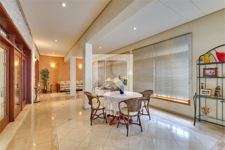 Casa à venda com 4 quartos, 417m² em Jardim Petropolis, São Paulo