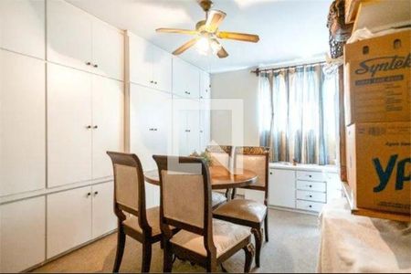 Casa à venda com 3 quartos, 320m² em Vila Inah, São Paulo