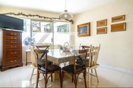 Casa à venda com 3 quartos, 320m² em Vila Inah, São Paulo