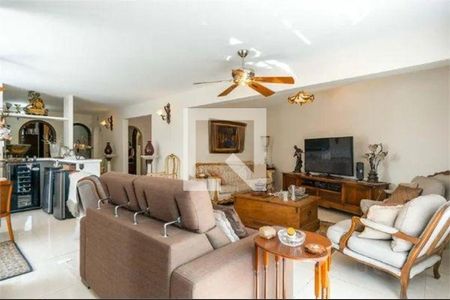 Casa à venda com 3 quartos, 320m² em Vila Inah, São Paulo