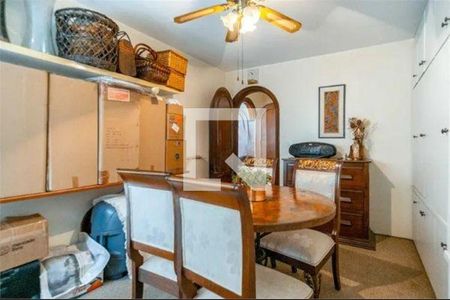 Casa à venda com 3 quartos, 320m² em Vila Inah, São Paulo