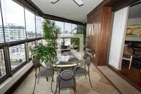 Sala de apartamento para alugar com 4 quartos, 757m² em Petrópolis, Porto Alegre