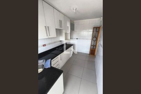 Cozinha de apartamento à venda com 2 quartos, 60m² em Vila Guilhermina, São Paulo