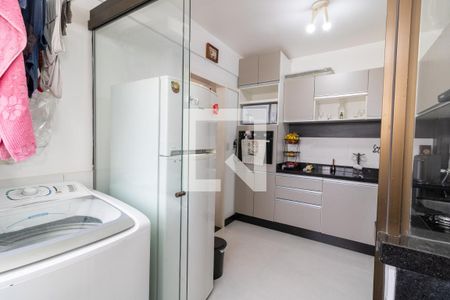 Cozinha e Área de Serviço de apartamento à venda com 2 quartos, 62m² em Cavalhada, Porto Alegre