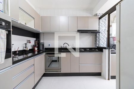 Cozinha e Área de Serviço de apartamento à venda com 2 quartos, 62m² em Cavalhada, Porto Alegre