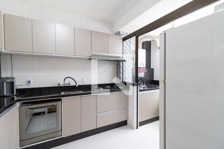 Cozinha e Área de Serviço de apartamento à venda com 2 quartos, 62m² em Cavalhada, Porto Alegre