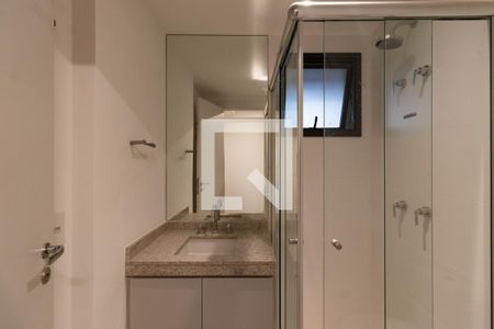 Banheiro de kitnet/studio para alugar com 1 quarto, 23m² em Perdizes, São Paulo