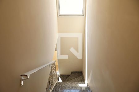 Escada de casa para alugar com 3 quartos, 140m² em Vila Zelina, São Paulo