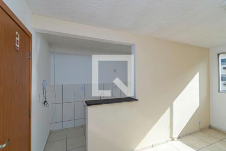 Sala de apartamento para alugar com 2 quartos, 47m² em Parada de Lucas, Rio de Janeiro