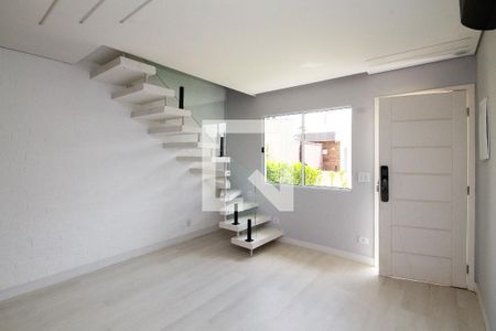 Sala de casa de condomínio para alugar com 2 quartos, 60m² em Chácara Ondas Verdes, Cotia