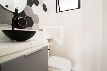 Lavabo de casa de condomínio para alugar com 2 quartos, 60m² em Chácara Ondas Verdes, Cotia