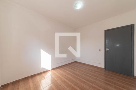 Quarto 1 de casa para alugar com 2 quartos, 80m² em Parque Santo Antônio, São Paulo