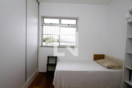 Quarto 1 de apartamento para alugar com 3 quartos, 116m² em João Pinheiro, Belo Horizonte