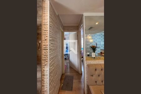 Corredor de apartamento para alugar com 2 quartos, 47m² em Taboão, São Paulo