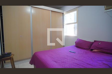 Quarto 1 de apartamento à venda com 3 quartos, 96m² em Santo Antônio, Porto Alegre