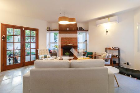 Sala de casa para alugar com 4 quartos, 270m² em Jardim Petropolis, São Paulo