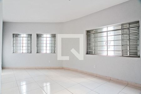 Casa para alugar com 3 quartos, 250m² em Jardim Libano, São Paulo