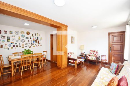Sala de estar de apartamento à venda com 3 quartos, 105m² em Pinheiros, São Paulo
