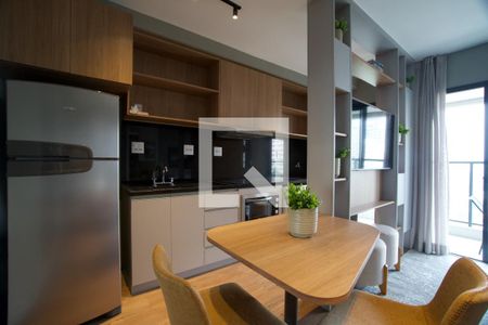 Cozinha de apartamento para alugar com 1 quarto, 35m² em Jardins, São Paulo