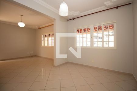 Sala de casa para alugar com 4 quartos, 132m² em Sobradinho I, Brasília
