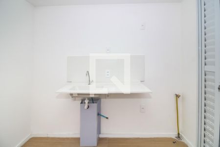 Sala / Cozinha de apartamento para alugar com 2 quartos, 30m² em Água Branca, São Paulo