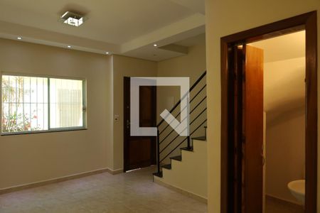 Sala de casa de condomínio à venda com 2 quartos, 65m² em Vila Regina, São Paulo