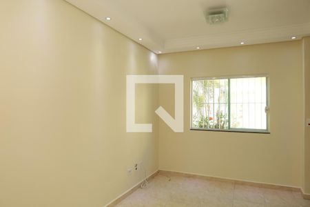 Sala de casa de condomínio à venda com 2 quartos, 65m² em Vila Regina, São Paulo