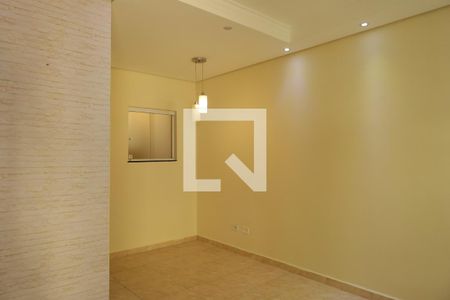 Sala de casa de condomínio à venda com 2 quartos, 65m² em Vila Regina, São Paulo