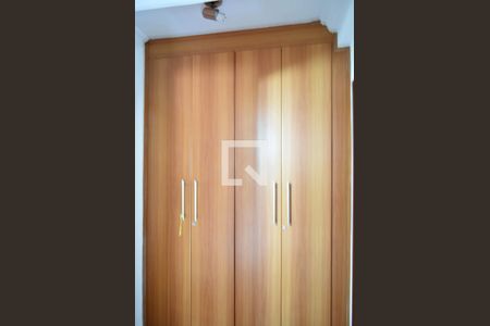 Armário corredor de apartamento para alugar com 3 quartos, 184m² em Pinheiros, São Paulo